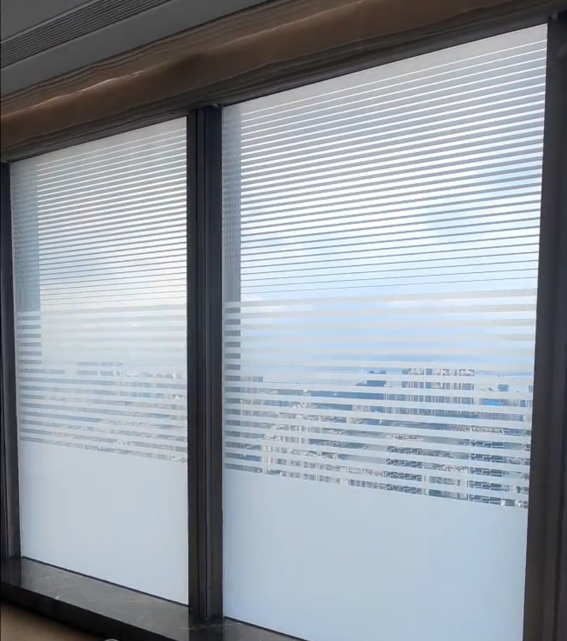 Регулируемая жалюзи SmartShade для «умных» окон