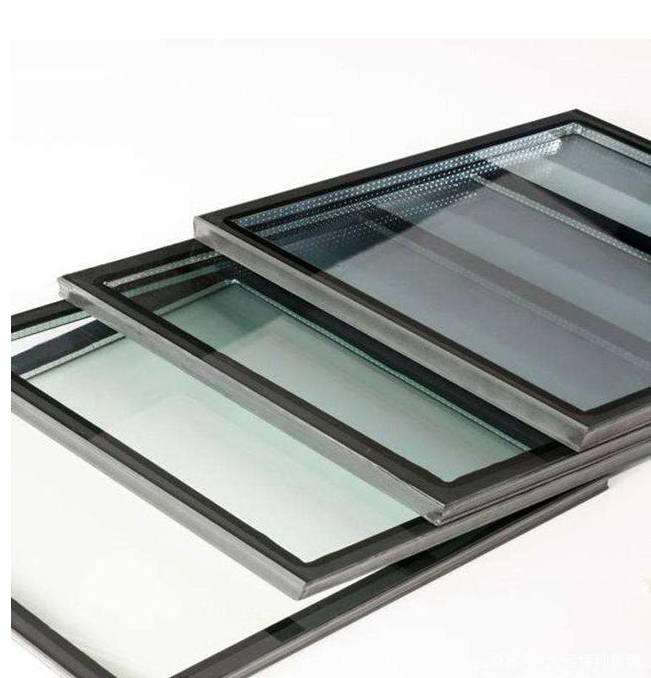 Для архитектурного стекла можно использовать полое двухслойное закаленное стекло по индивидуальному заказу.