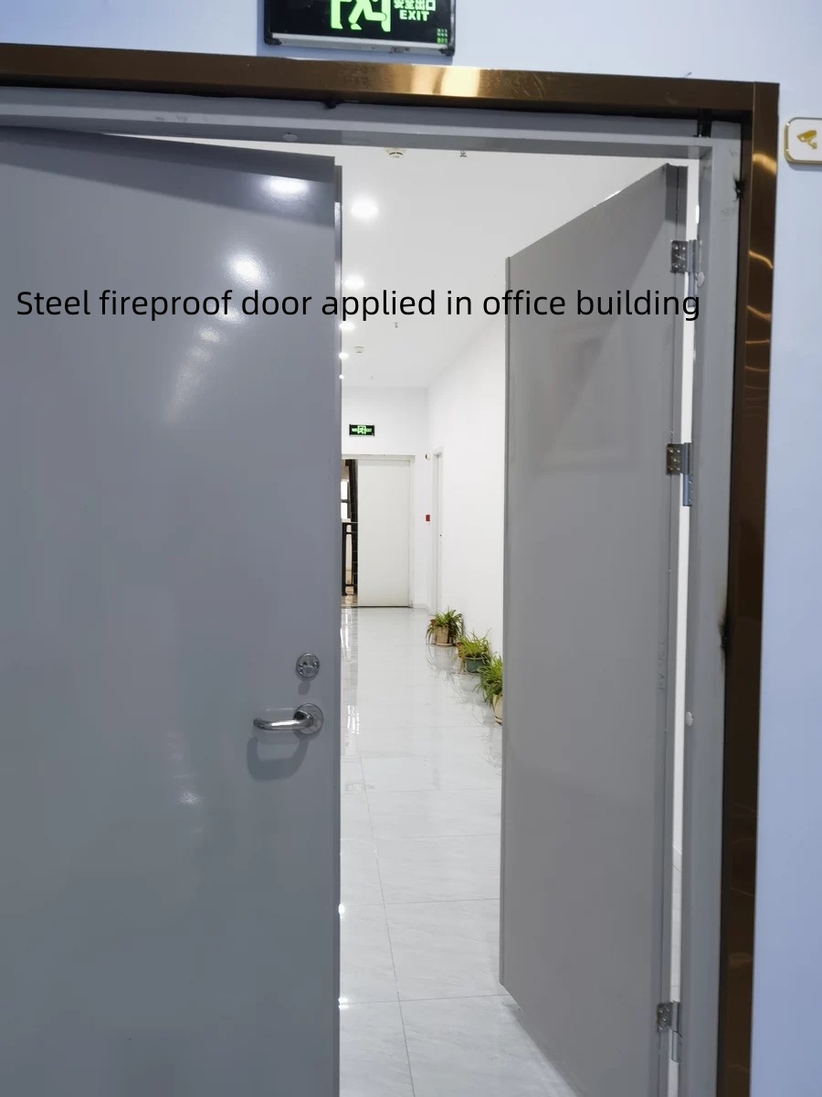 Стальная противопожарная дверь