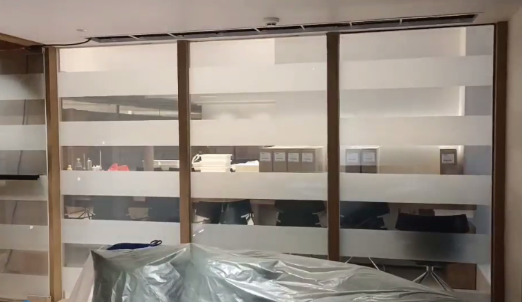 Жалюзи для динамического управления светом, энергоэффективное затемнение