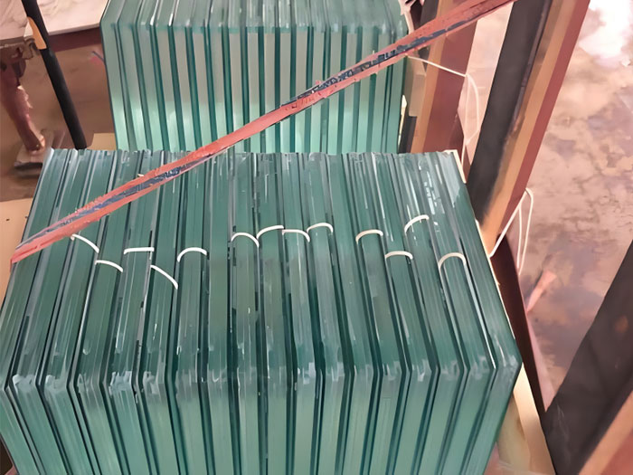 Композитное затирочное огнестойкое стекло